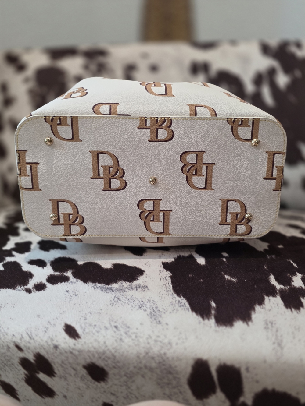 Dooney & Bourke White Satchel with Tan DB Monogram - Picture 5 of 7